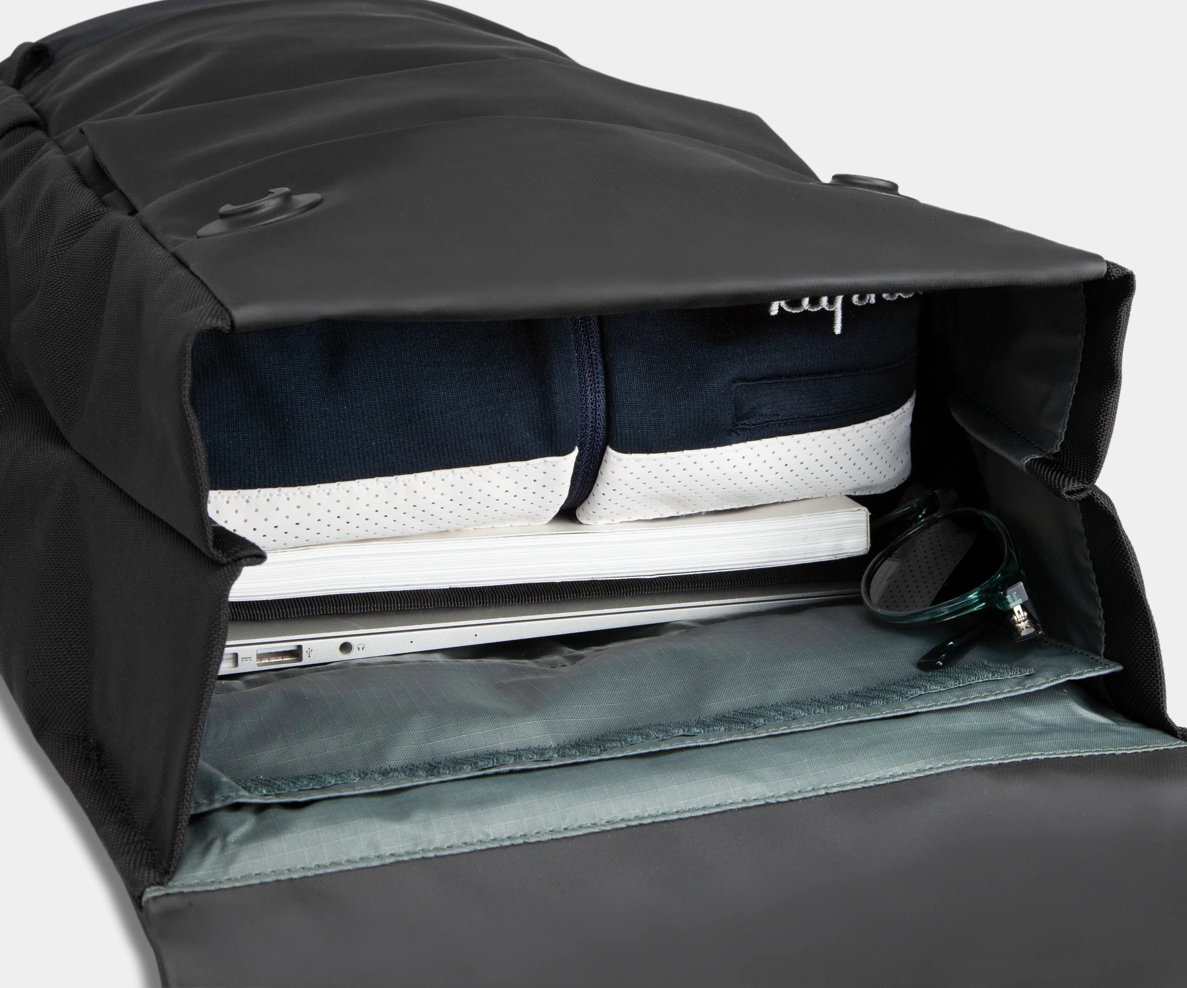 Robin Commuter Backpack - Image 22