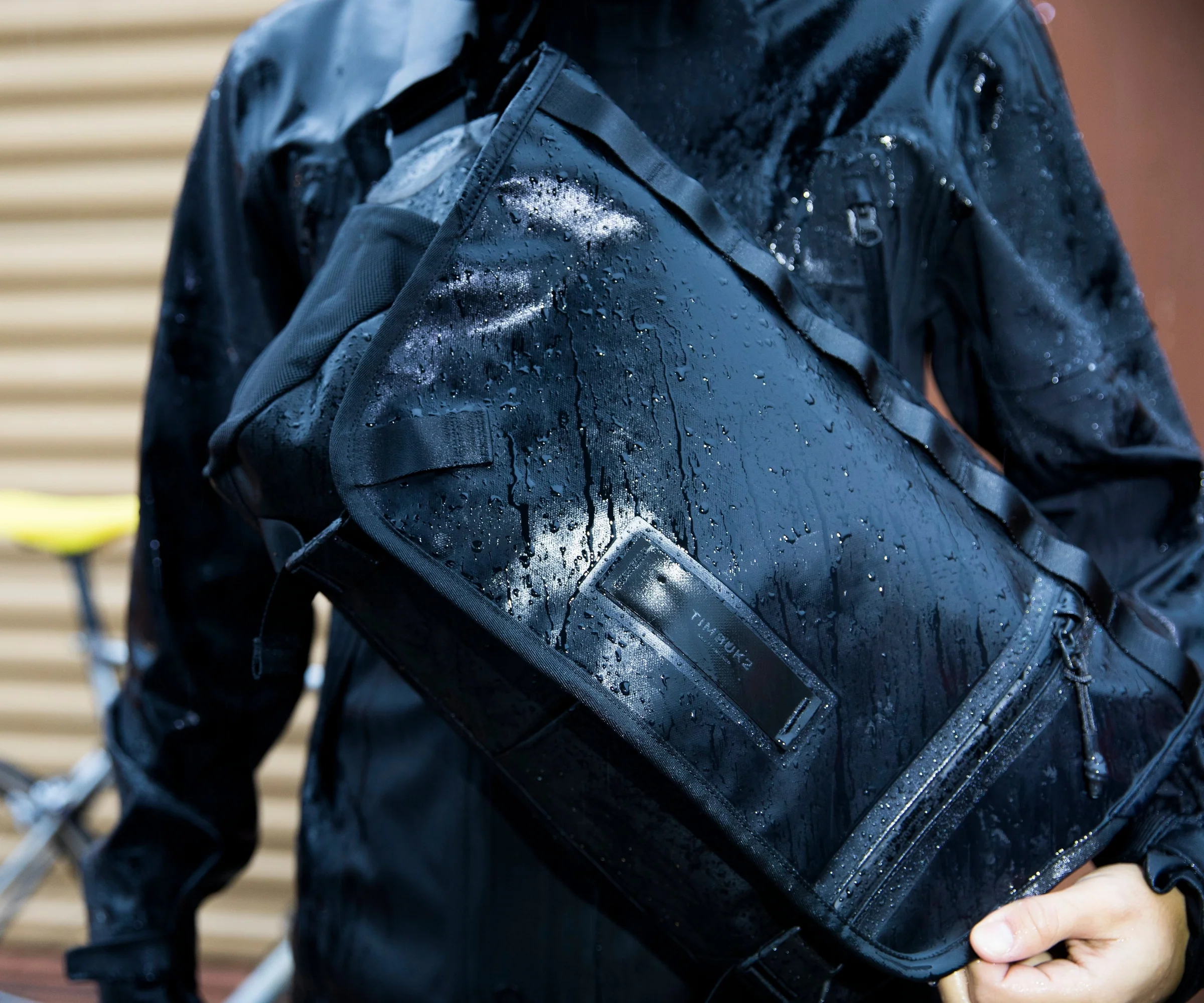 Especial Stash Messenger Bag - Image 17