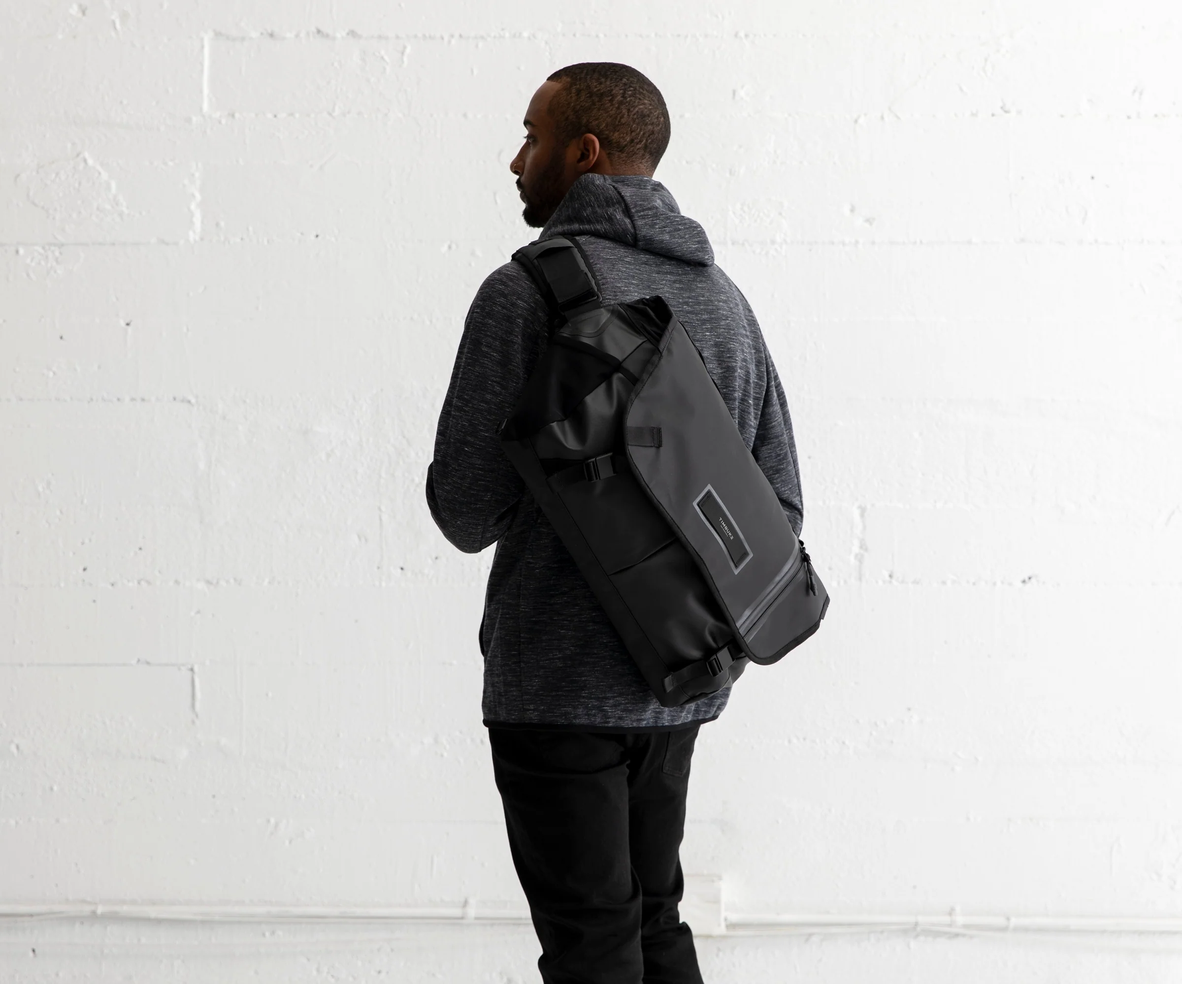 Especial Stash Messenger Bag - Image 19