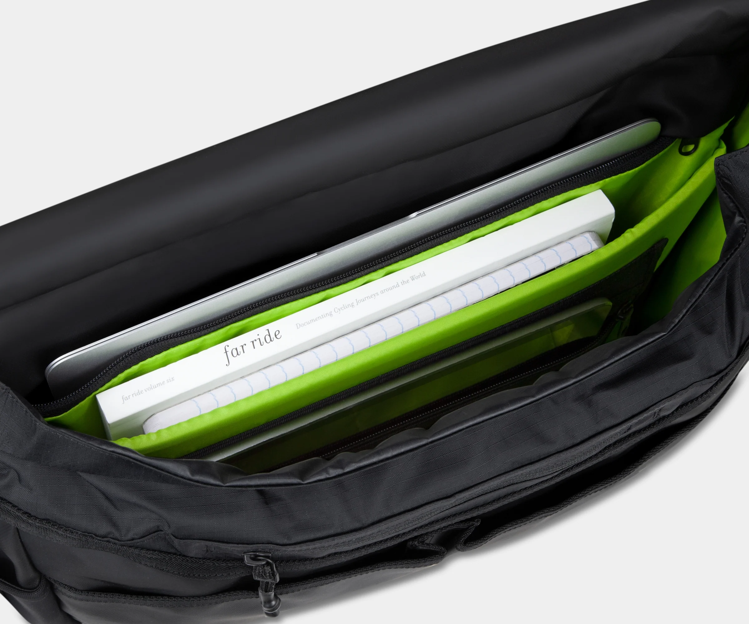 Especial Stash Messenger Bag - Image 21